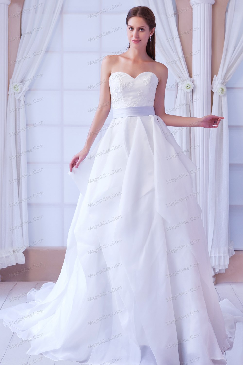 wholesale romantic a-line sweetheart court train organza appliques wedding dress