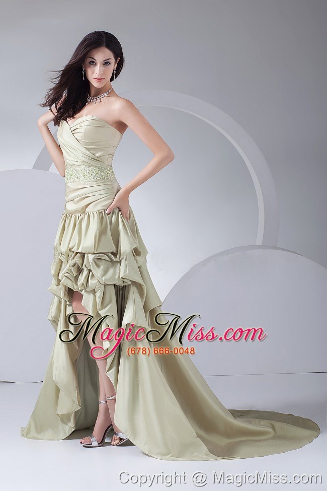 wholesale beading and pick-ups decorate bodice high-low brush train sweetheart neckline 2013 prom dress