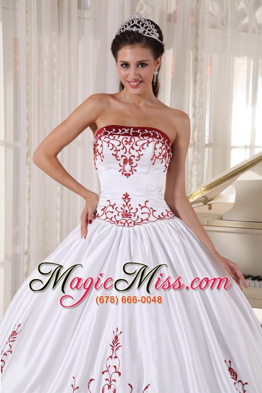 wholesale white and wine red ball gown strapless floor-length satin embroidery quinceanera dress
