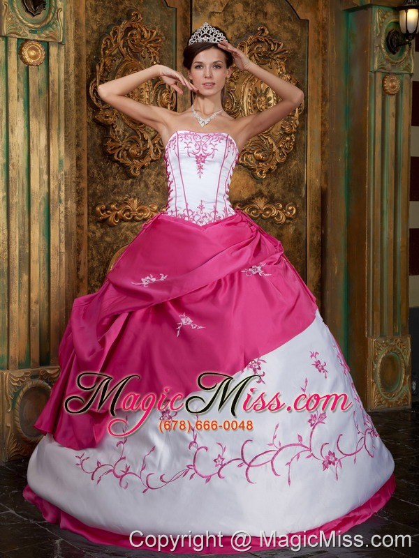 wholesale fuchsia ball gown strapless floor-length embroidery satin quinceanera dress