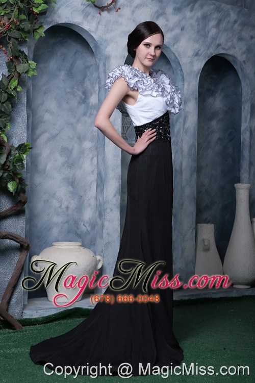 wholesale white and black column v-neck brush train chiffon hand made flower and beading prom dress