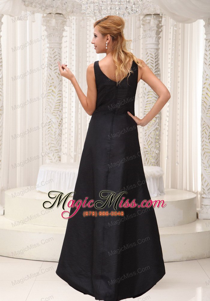 wholesale v-neck black modest 2013 bridesmaid dress for formal evening taffeta floor-length ruch