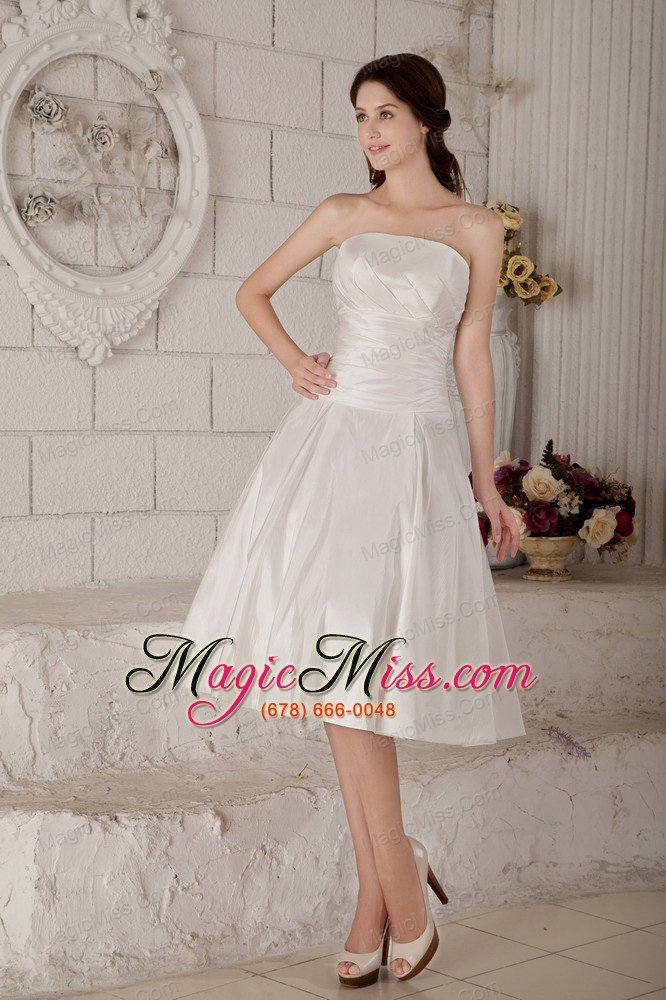 wholesale beautiful a-line / princess strapless knee-length satin ruch wedding dress