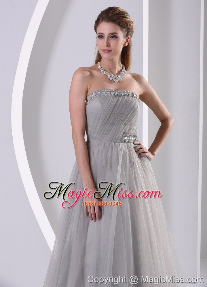 wholesale grey tulle a-line strapless beaded simple plus size prom dress with sweep train