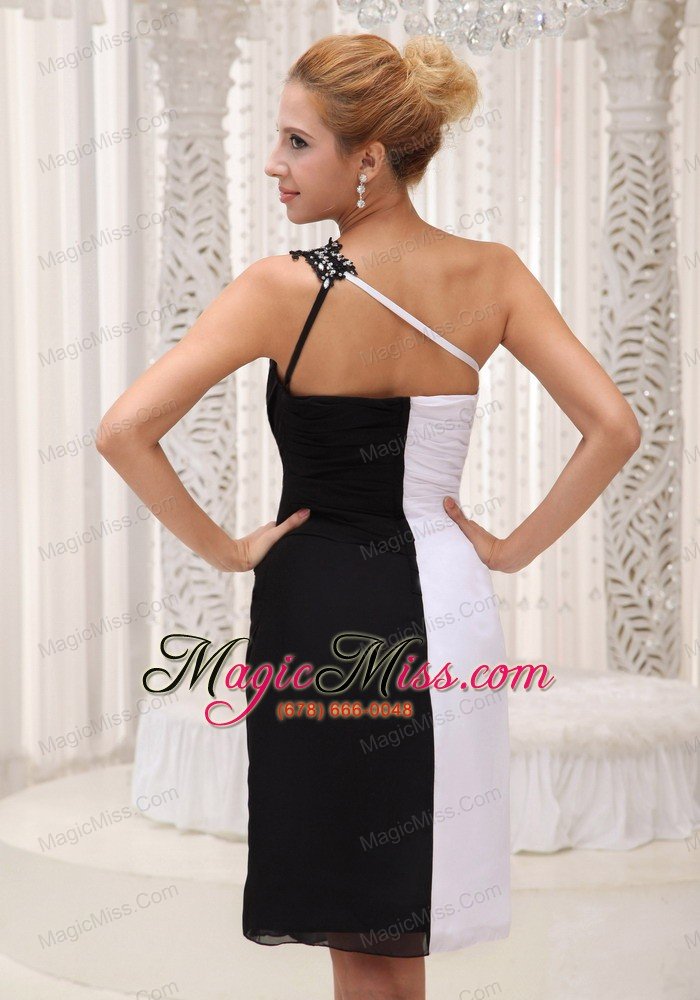 wholesale white and black 2013 prom / homecoming dress with one shoulder beading on chiffon