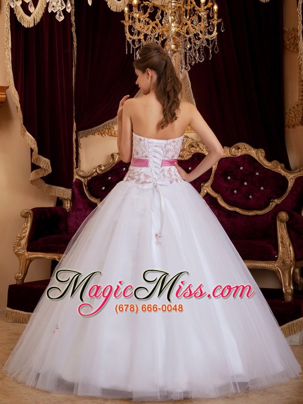 wholesale white a-line / princess sweetheart floor-length appliques tulle quinceanera dress