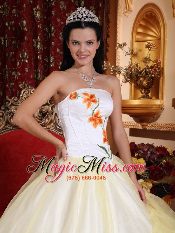wholesale light yellow and white ball gown strapless floor-length organza embroidery quinceanera dress
