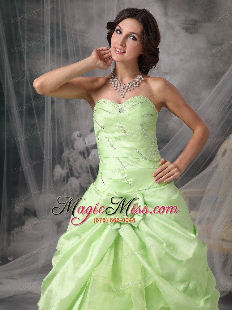 wholesale yellow green a-line / princess sweetheart floor-length taffeta beading prom dress