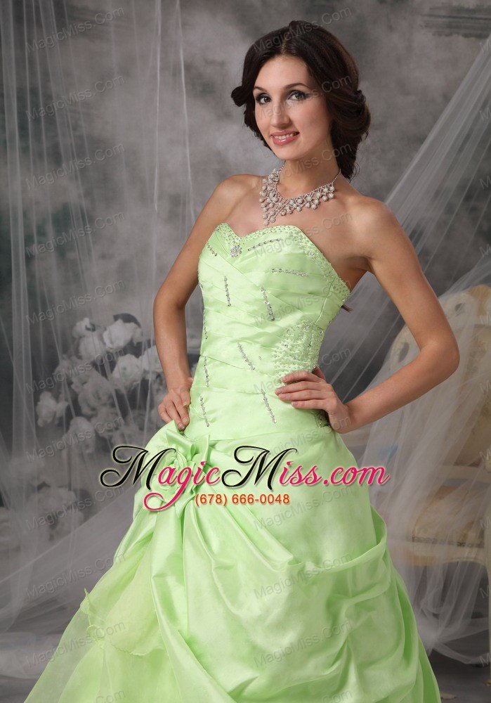 wholesale yellow green a-line / princess sweetheart floor-length taffeta beading prom dress