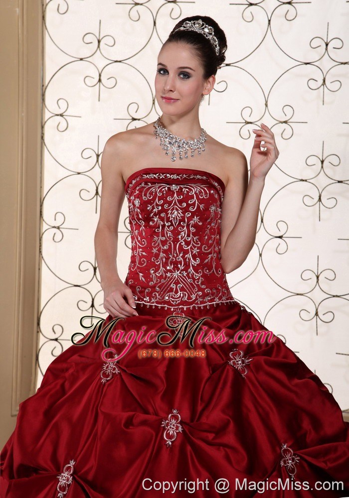 wholesale embroidery in wine red taffeta pick-ups strapless modest quinceanera dress in new york