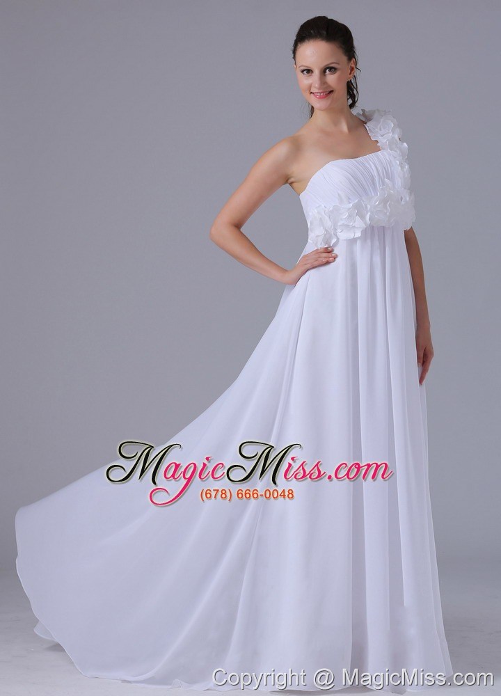 wholesale romantic hand made flowers and ruch wedding dress with one shoulder 2013
