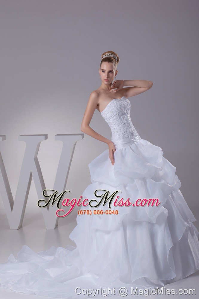 wholesale lace and pick up strapless court train a-line wedding dress