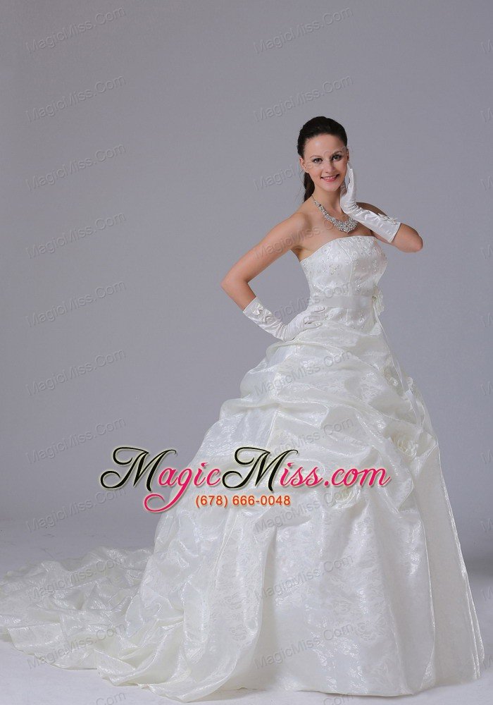 wholesale stylish a-line pick-ups luxurious wedding dress with sash court train