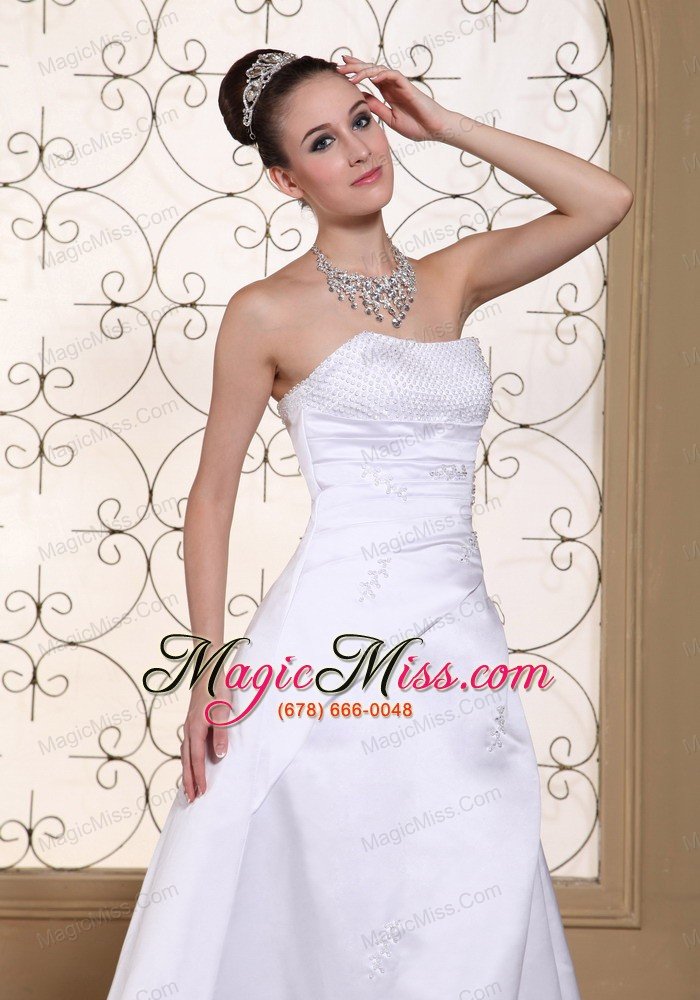 wholesale white elegant wedding dress for 2013 sequined decorate bust in satin with court train