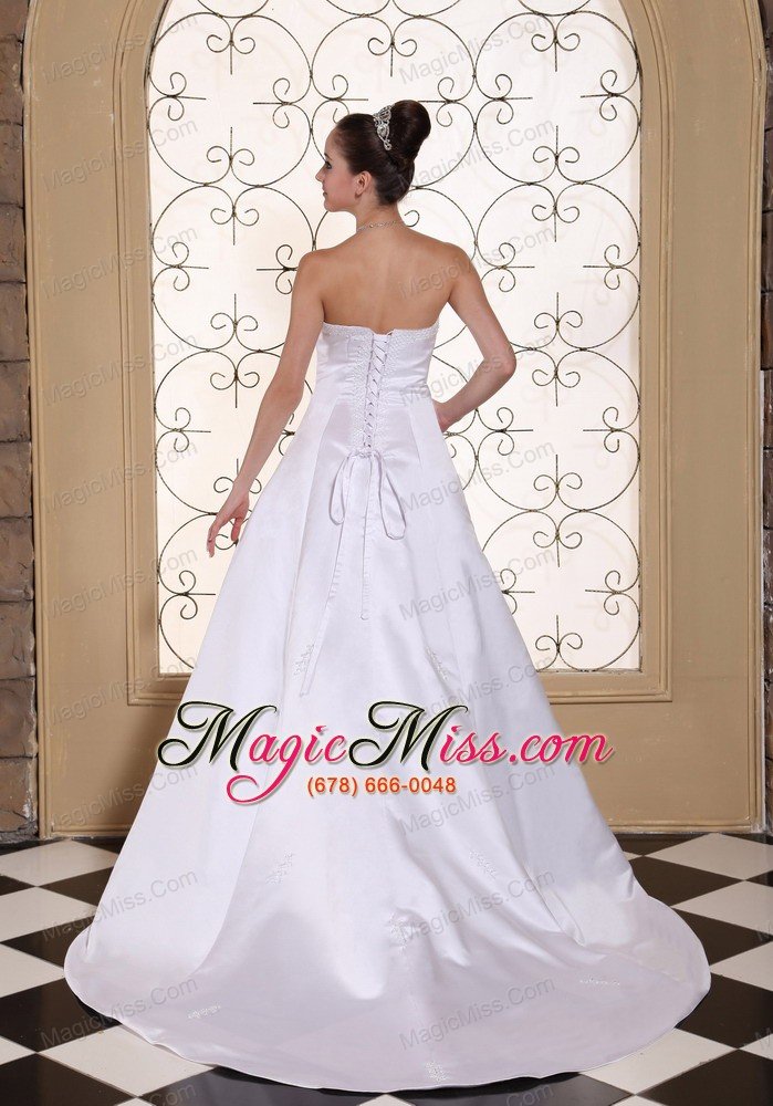 wholesale white elegant wedding dress for 2013 sequined decorate bust in satin with court train