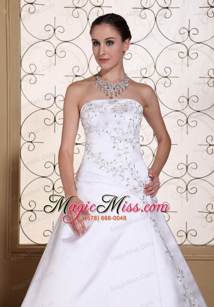 wholesale embroidery on satin modest wedding dress for 2013 strapless a-line gown