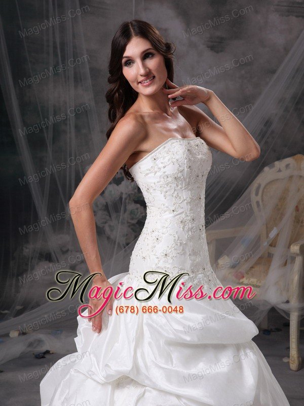 wholesale white a-line strapless court traintaffeta appliques and lace wedding dress