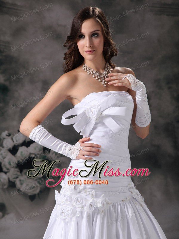 wholesale beautiful a-line strapless court train taffeta hand made flowers wedding dress