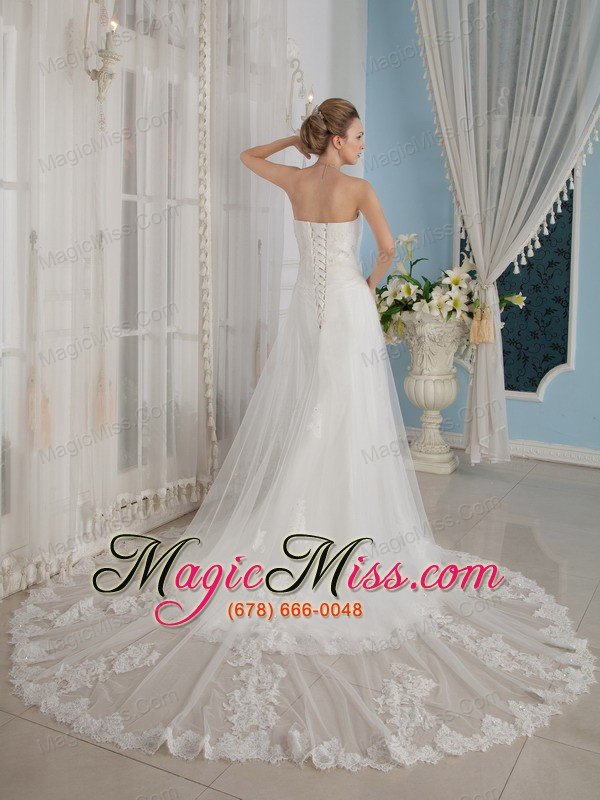 wholesale wonderful a-line / princess strapless chapel train tulle appliques wedding dress
