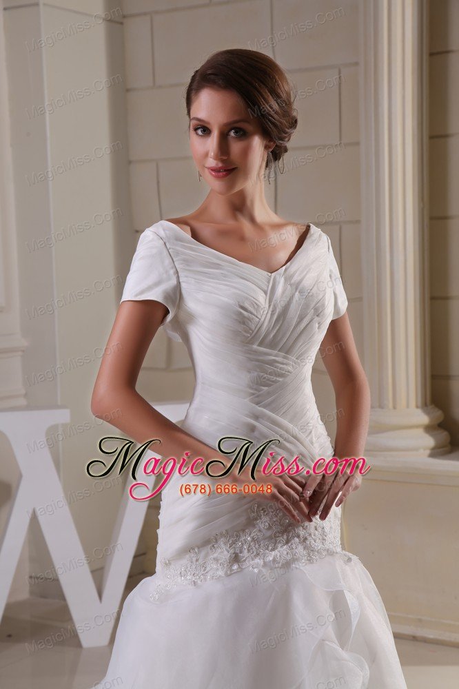 wholesale appliques and ruching v-neck short sleeves wedding dress