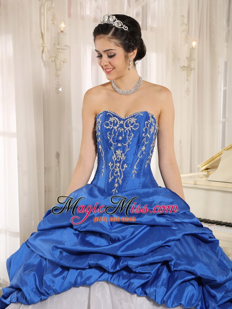 wholesale la plata city luxurious blue and white quinceanera dress with embroidery sweetheart pick-ups 2013