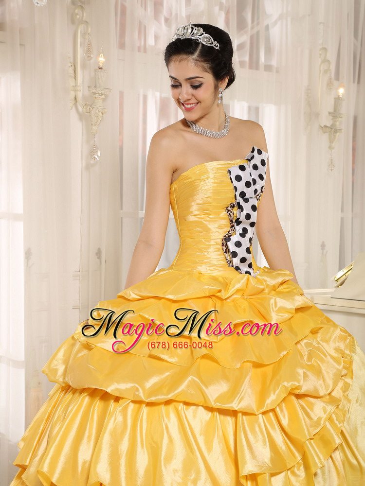 wholesale popular multi-color pick-ups strapless 2013 quinceanera dress in santiago del estero