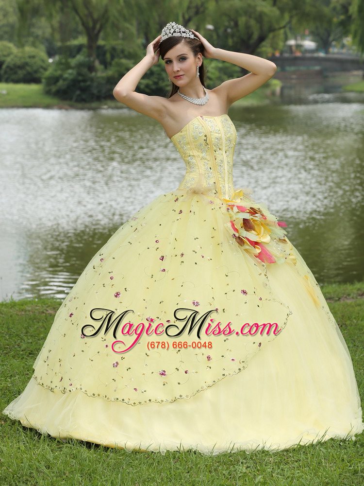 wholesale appliques embroidery and hand made flowers light yellow quinceanera dress for 2013 strapless floor-length