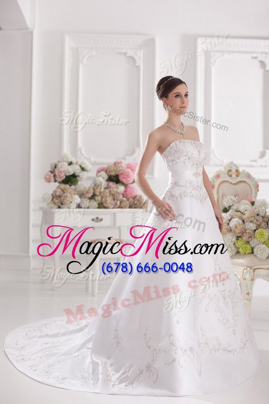 wholesale modest white sleeveless embroidery zipper wedding gown