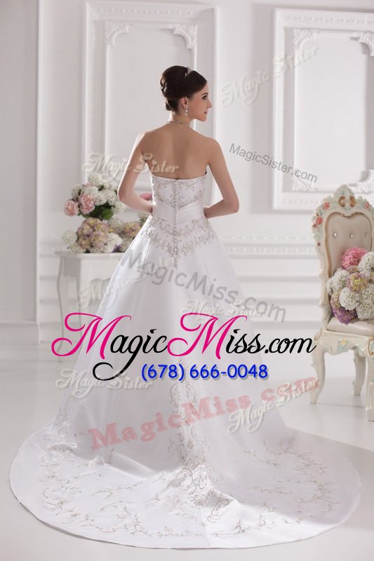 wholesale modest white sleeveless embroidery zipper wedding gown