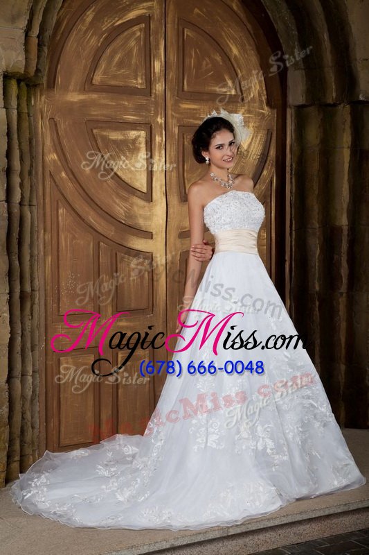 wholesale romantic white organza zipper wedding gown sleeveless with brush train beading and appliques