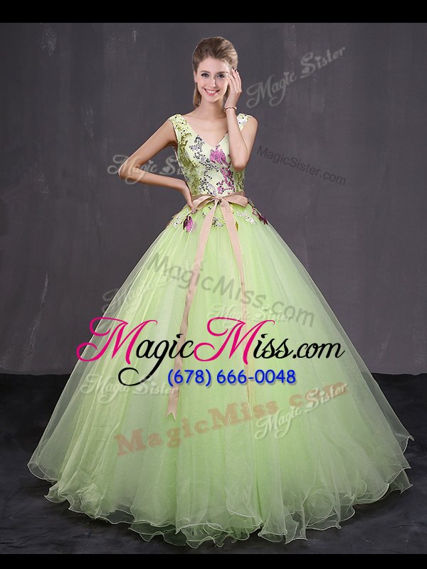 wholesale fashionable yellow green sleeveless floor length appliques and belt lace up ball gown prom dress