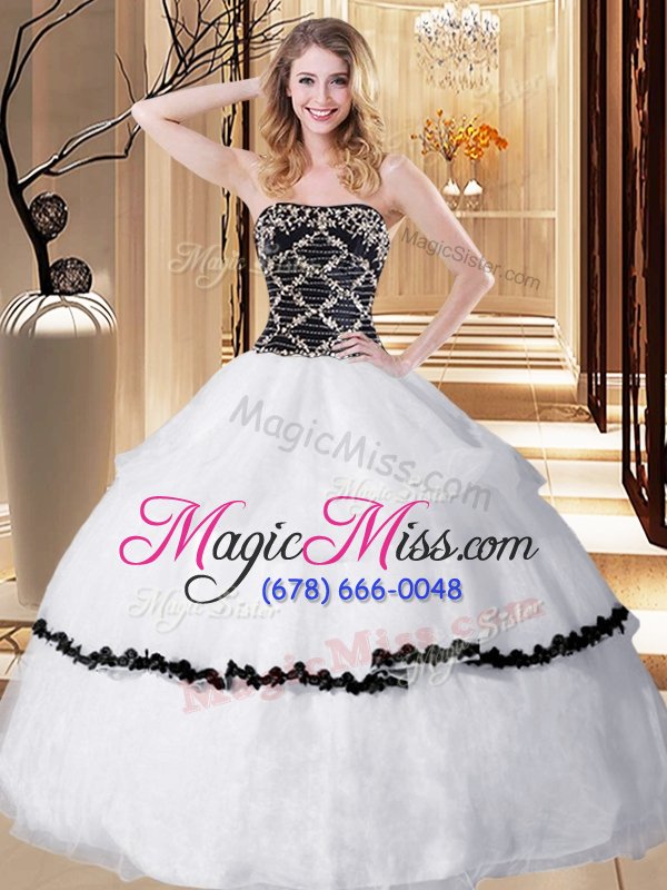 wholesale flare organza strapless sleeveless lace up beading quinceanera dresses in white and black