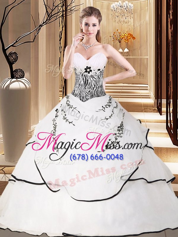 wholesale hot sale white organza lace up quince ball gowns sleeveless sweep train embroidery